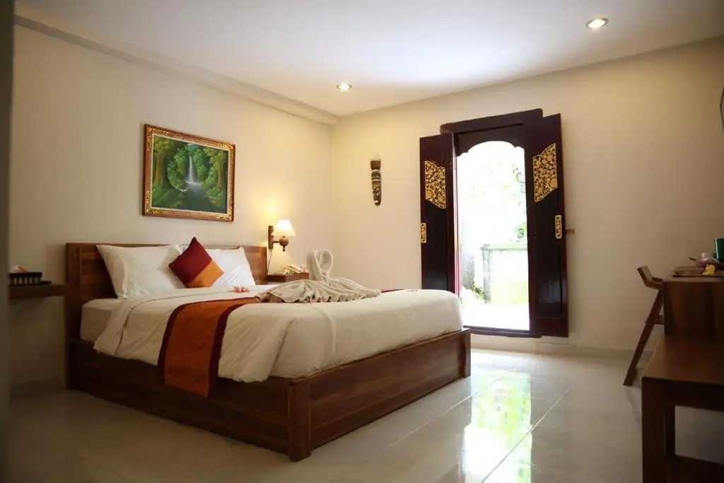 Deluxe Double room with pool view (full double bed)