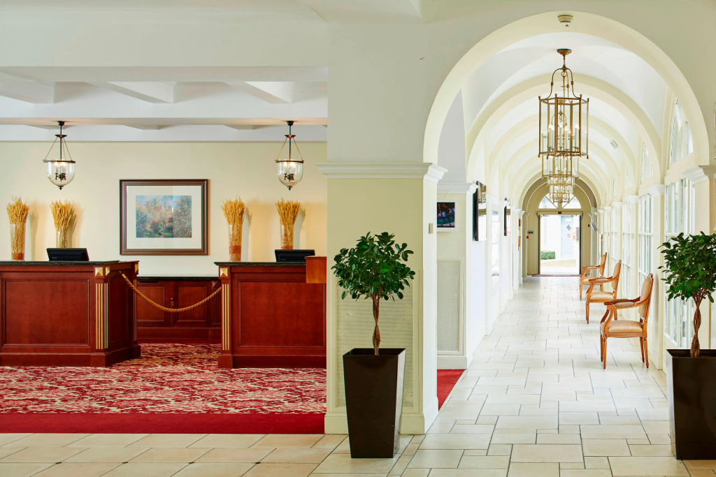 Lobby & Reception