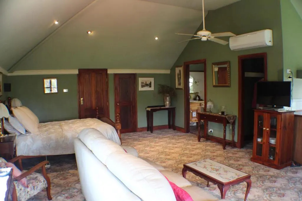 Suite with mountain view