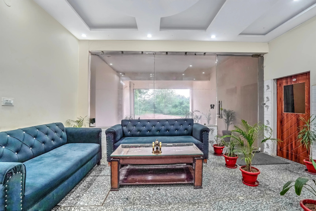 Super Hotel O Sector 52 Chandigarh ISBT Road Formerly Hari Residency — фото