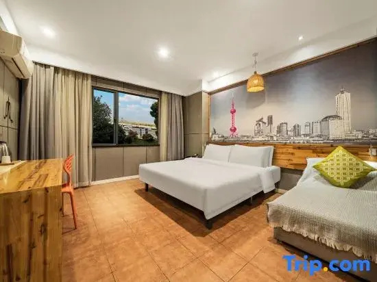 Business Double room (full double bed)