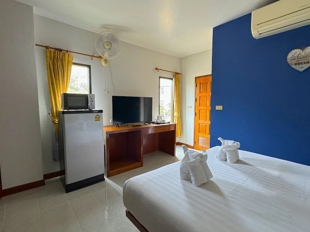 Superior Double room with balcony (full double bed)