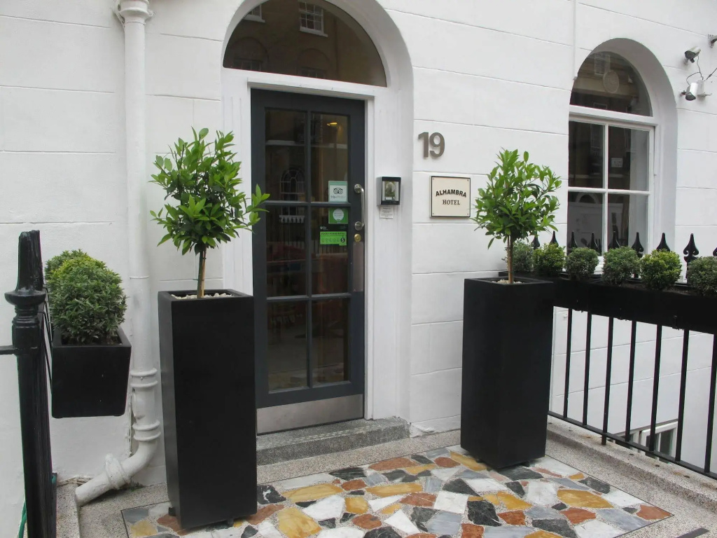 Alhambra Hotel photo 1
