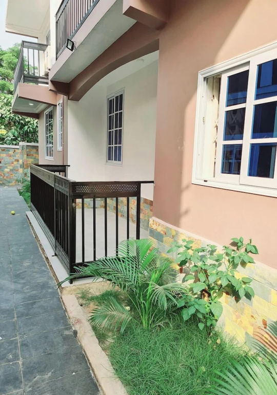 Gorgeous Quiet & Comfy Close to Highway
