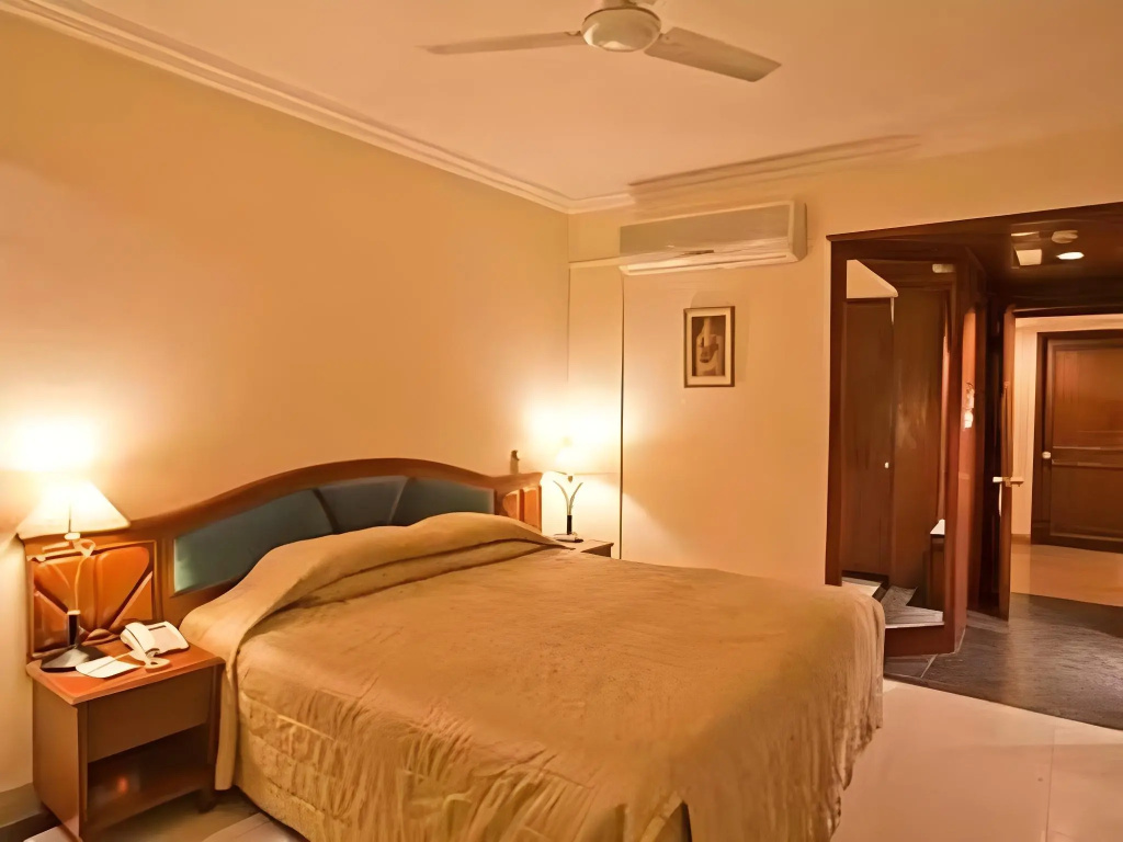 Hotel Om Tower — 3