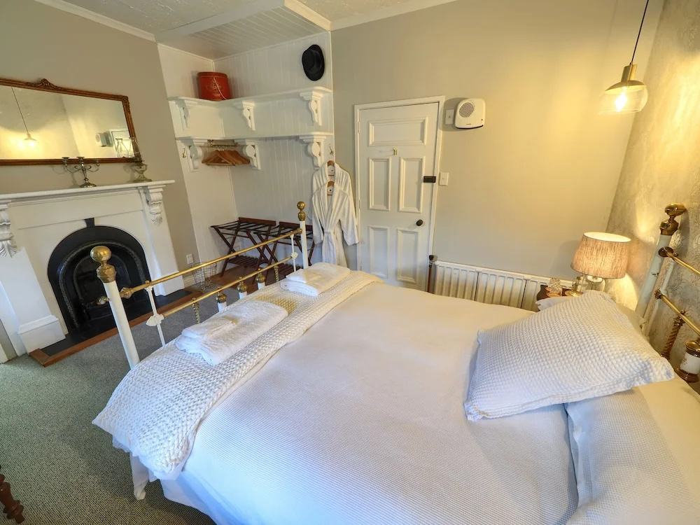Standard Double room with garden view (full double bed)