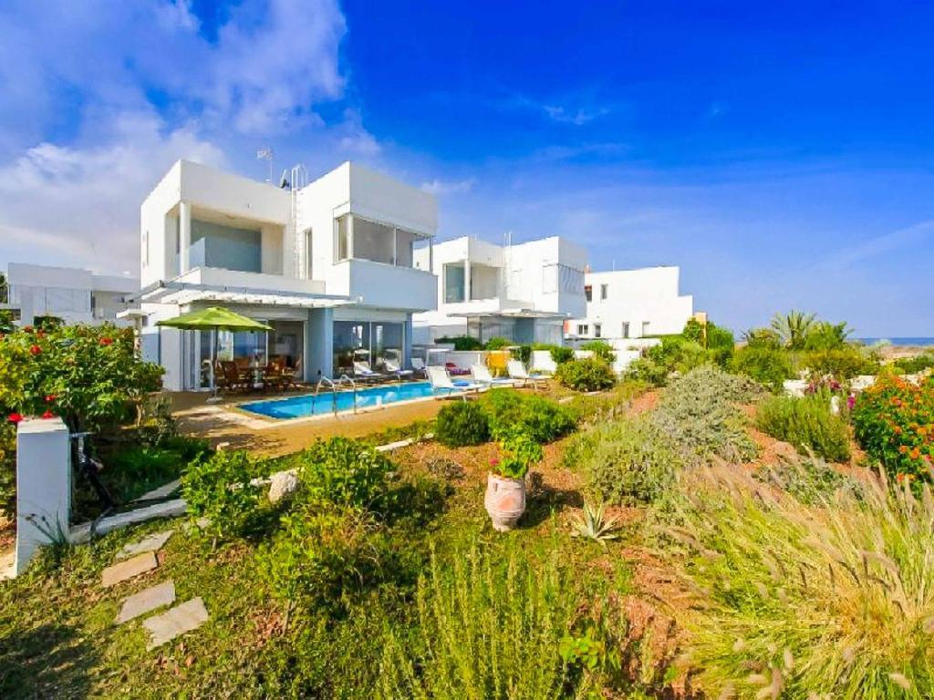 Отель Protaras Seafront Villa Alia в Протарасе
