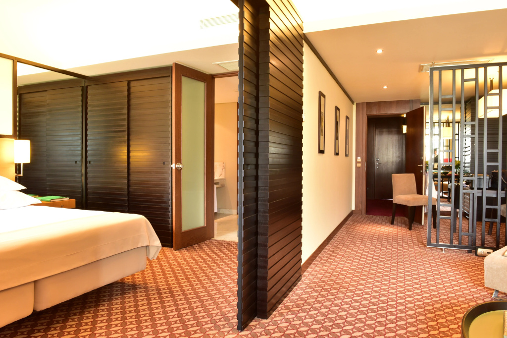 Lobby & Reception