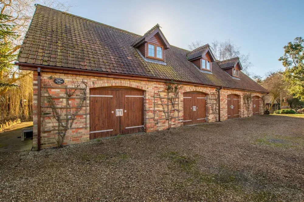 Cottage on Private Island in Cambridgeshire