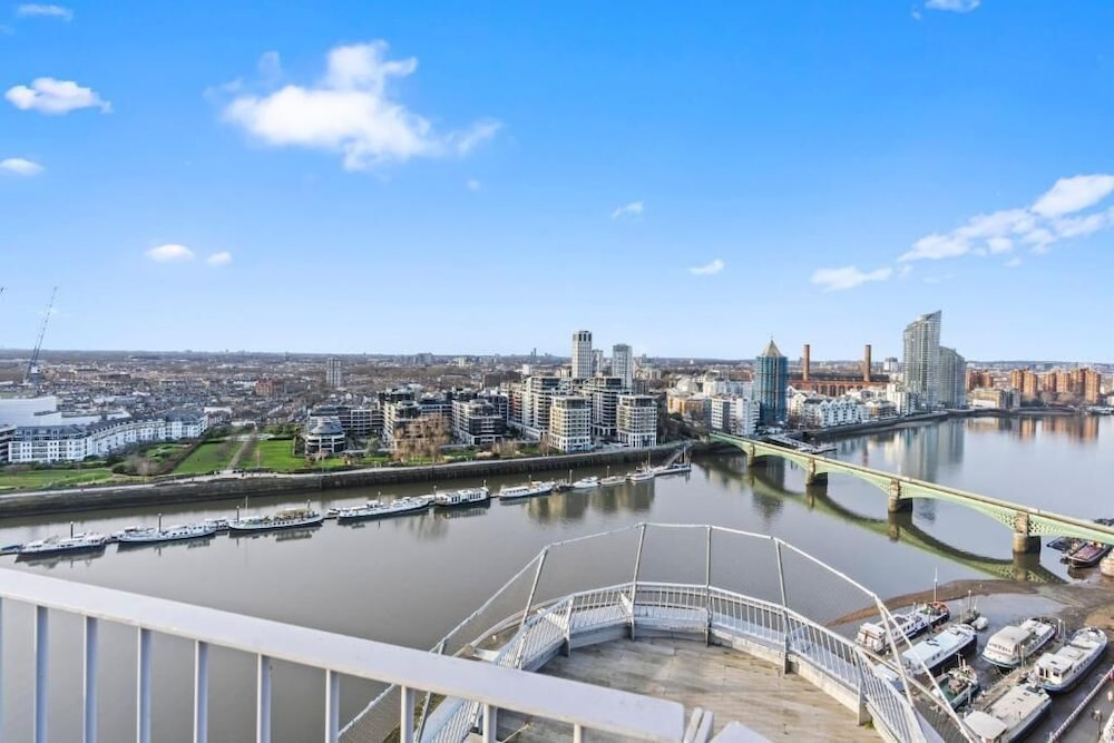 Battersea riverside 1 bedroom flat