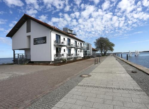 Beach & Waterfront