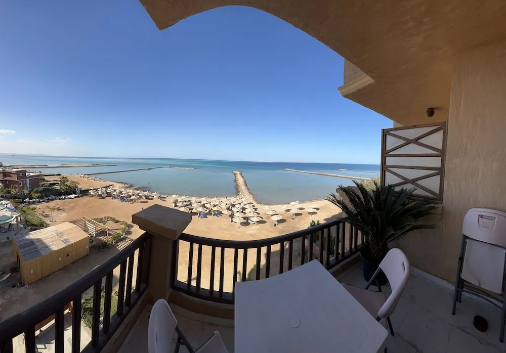Luxury Front Sea View Apartment in Hurghada