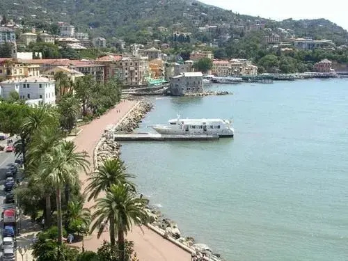 Beach & Waterfront