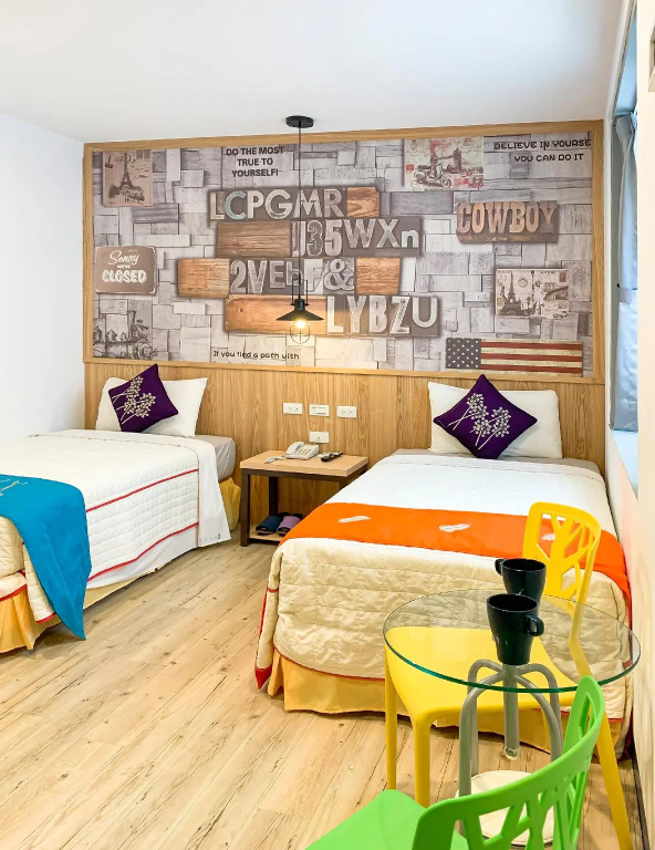 Double Suite (full double bed)