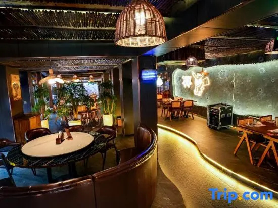 Food & Beverage