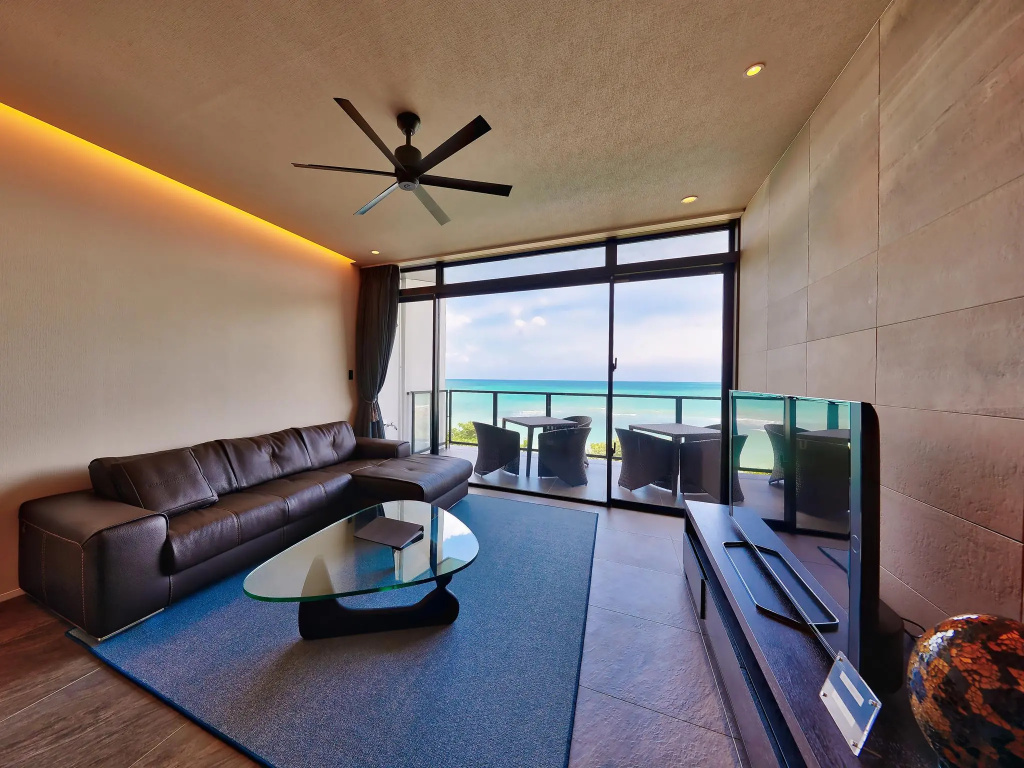 Suite with ocean view