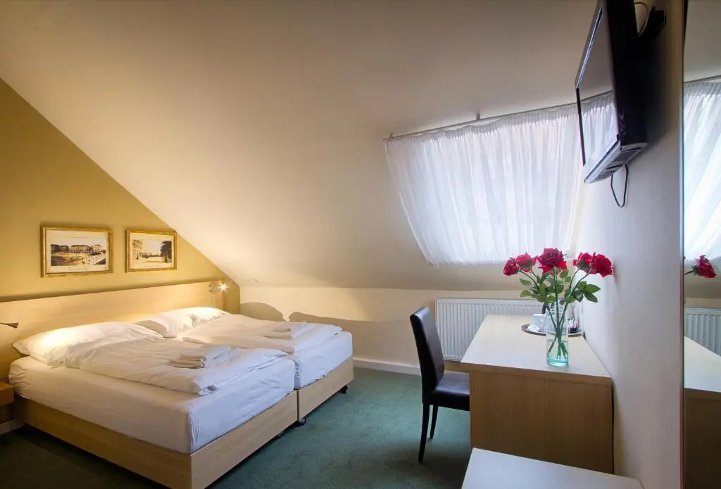 Economy Double Attic room (full double bed)