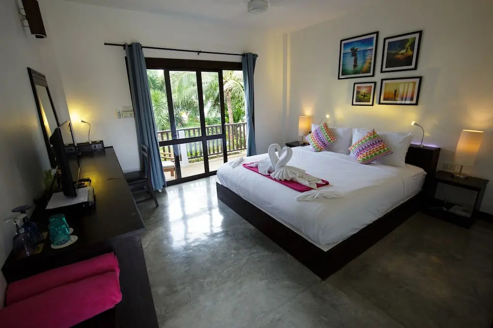 Standard Double room with balcony (full double bed)