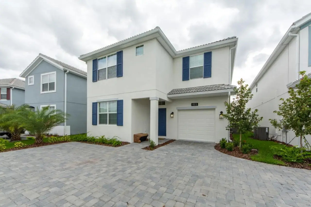 4811- IMPRESSIVE 6 BED VILLA 10 MINUTES to DISNEY, Kissimmee, US