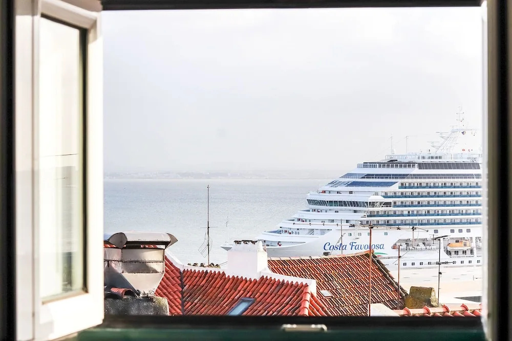 Alfama Elegant by Homing