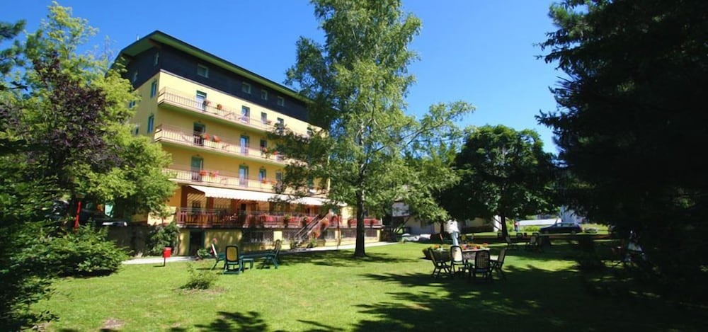 Hotel Sayonara