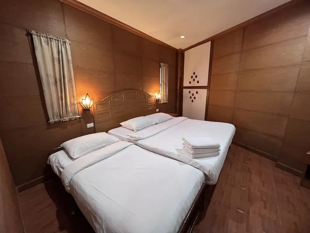 1 Bedroom Family Suite with city view