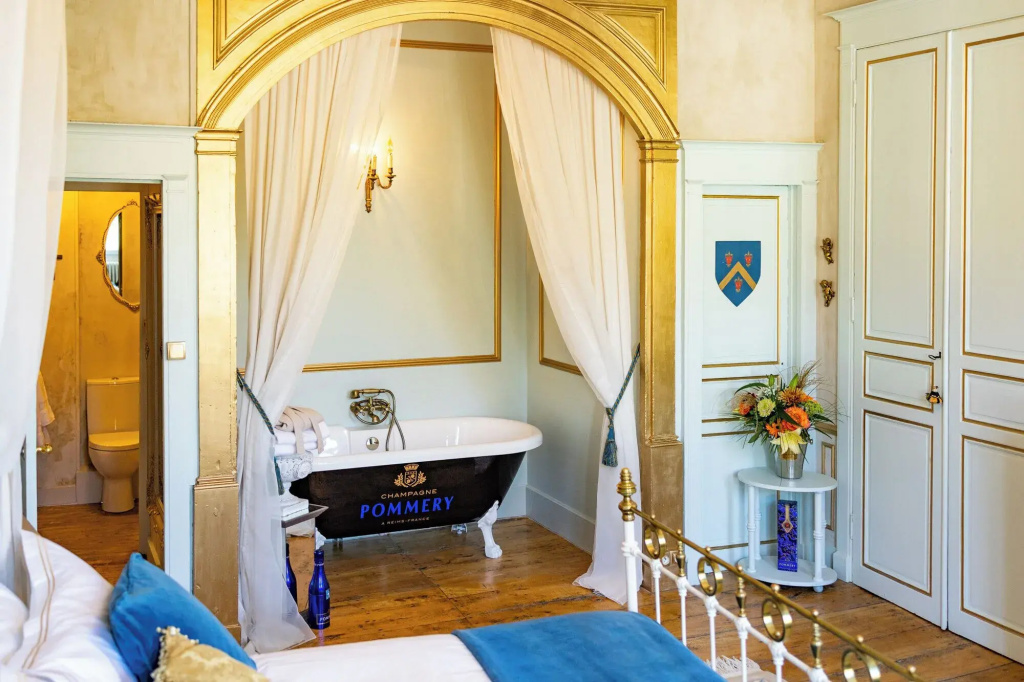 Voir la photo 3 — Champagne House