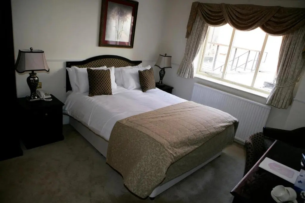 The Saracens Head Hotel - Chambres