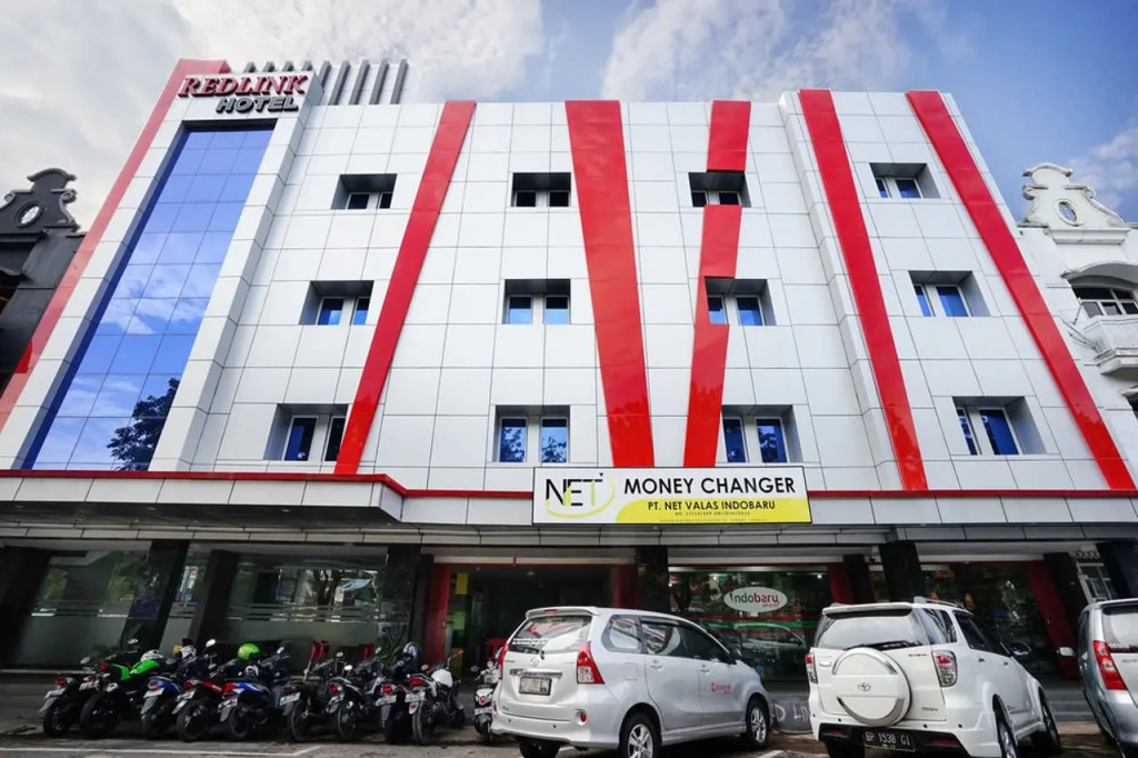 ZEN Rooms Near Mitra Raya