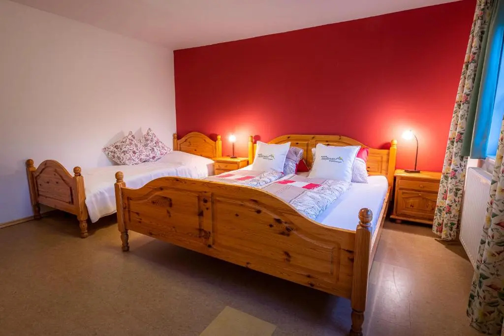 Ferienwohnungen Hotel Garni Dörflerwirt - Chambres