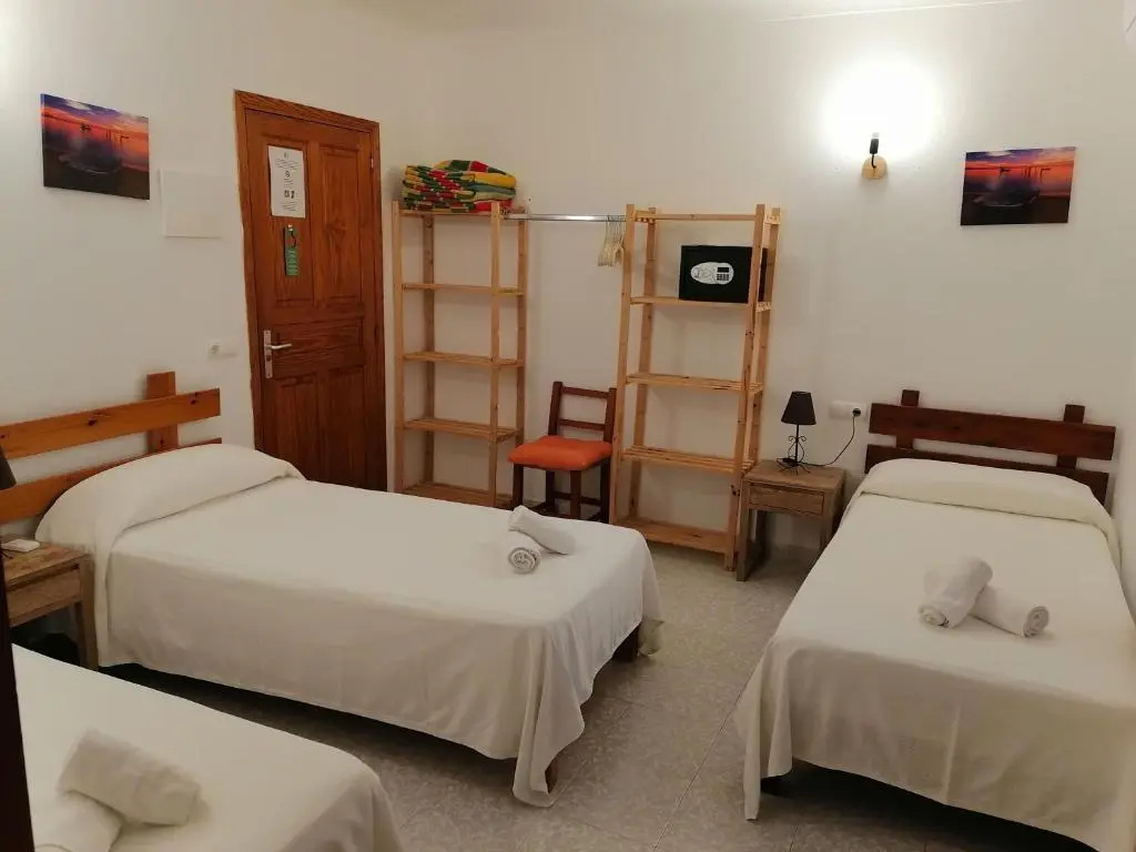 Economy Triple room