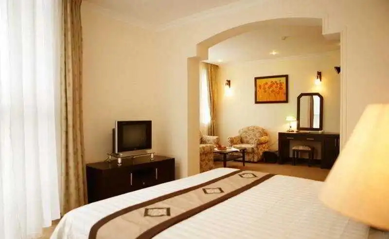Royal 2 Hotel