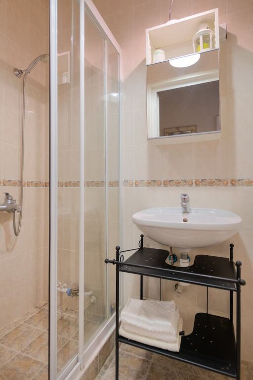 gallery_image_hidden_6