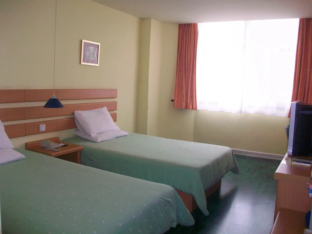 Home Inn Qingdao Taidong Business Area