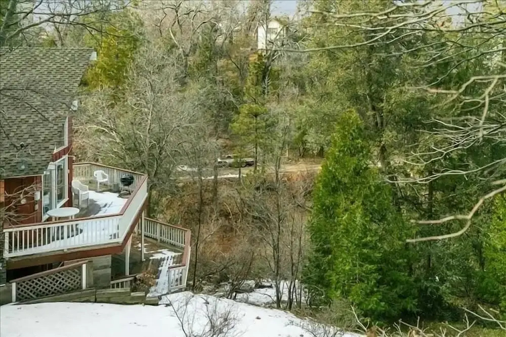 Secluded Mountain Getaway 3 Bedroom Home by RedAwning