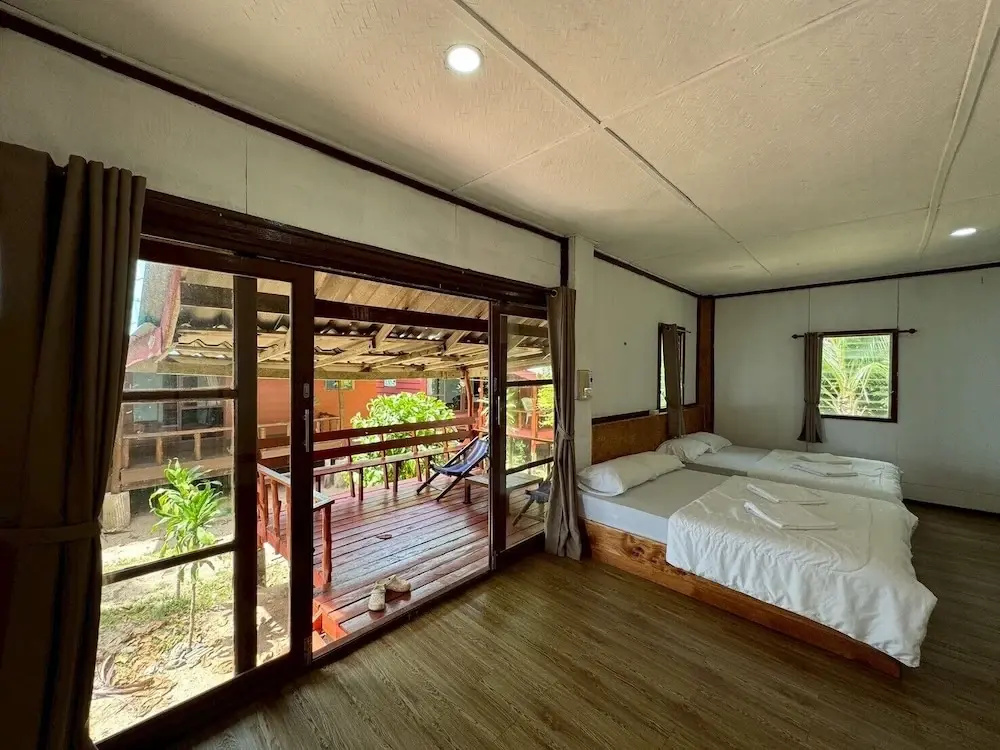 Standard Quadruple Family room with view