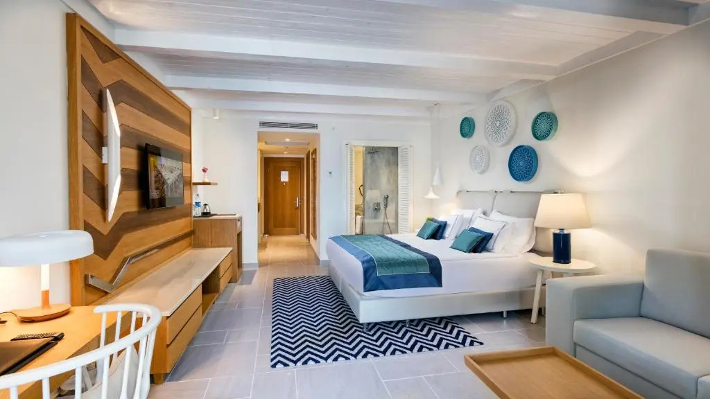 Standard Double room with partial sea view (full double bed)