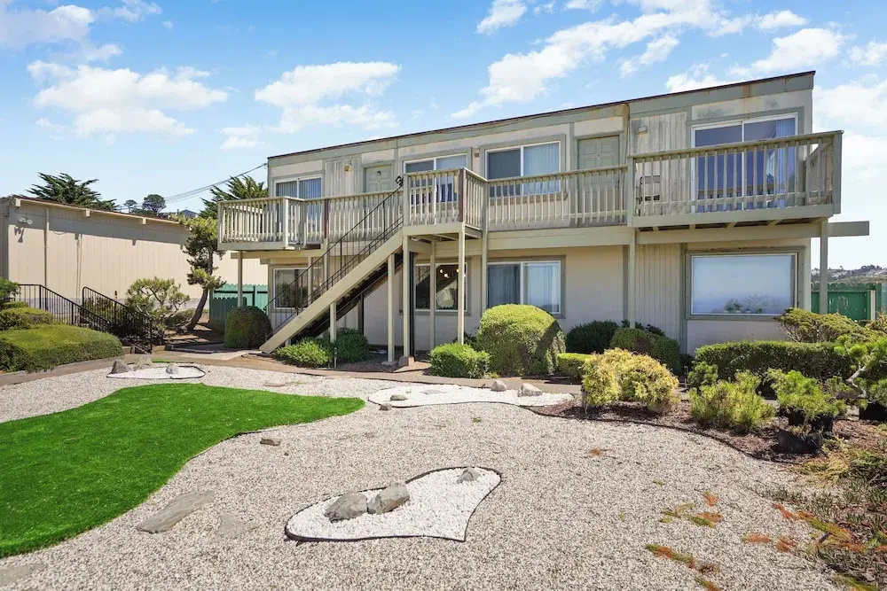 Cozy 2-Bedroom Retreat in Pacifica