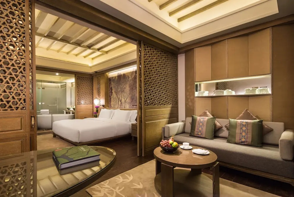 Double Suite with balcony (full double bed)