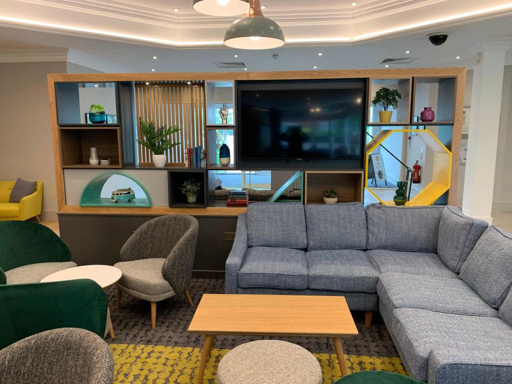 Lobby & Reception