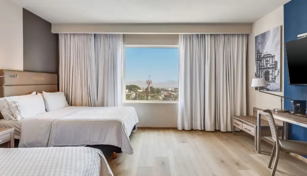 Standard Quadruple room with view