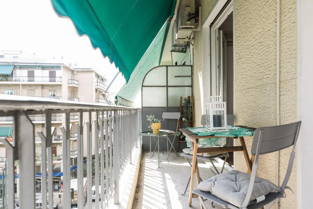 Beautifully decorated spacious aprt for 5 near Acropolis