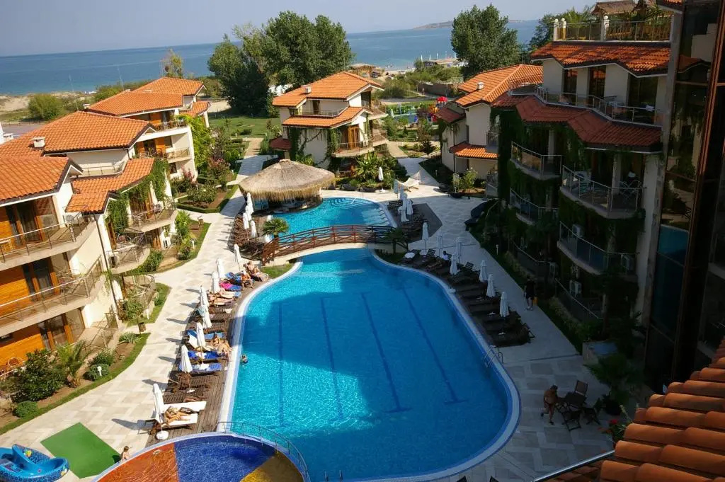 Laguna Beach Resort & Spa - 4