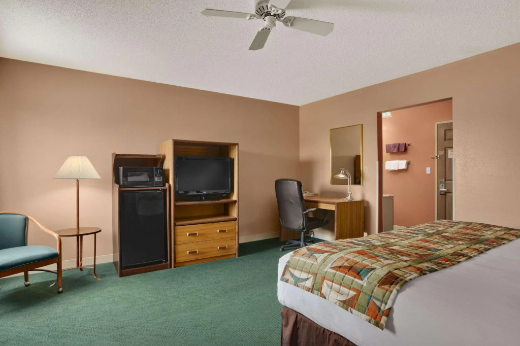 Standard Double room (full double bed)