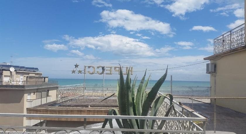 Beach & Waterfront