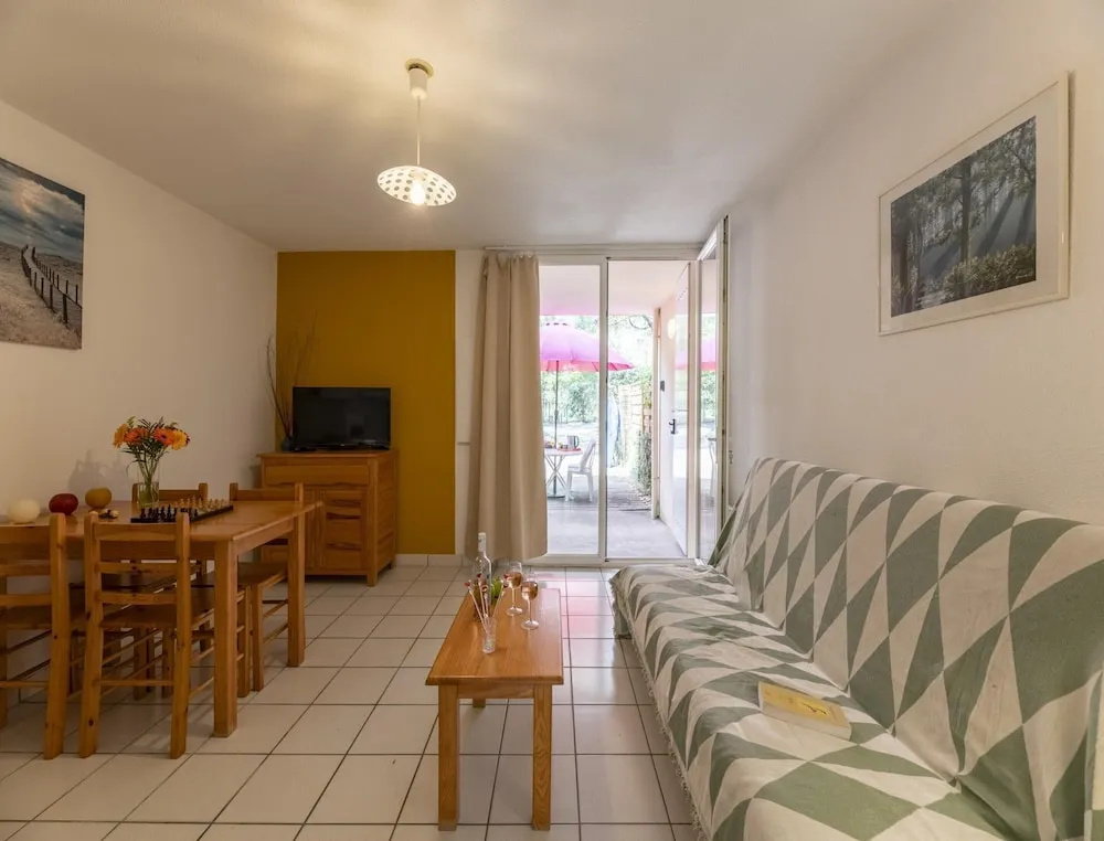 Voir la photo 4 — 3 BED Apartment With Garden