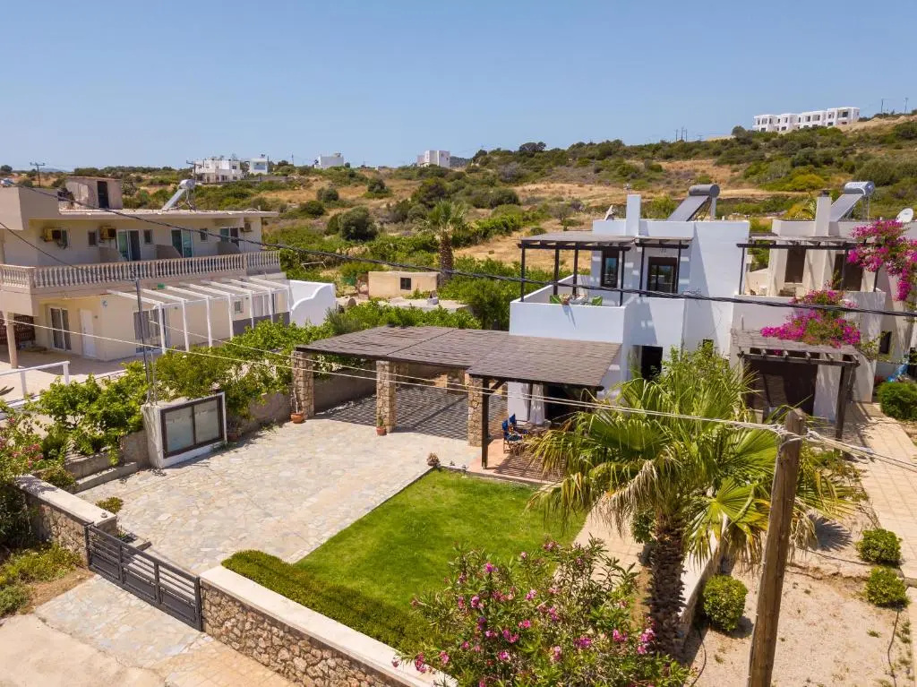 Smaragdi Beachfront Villa