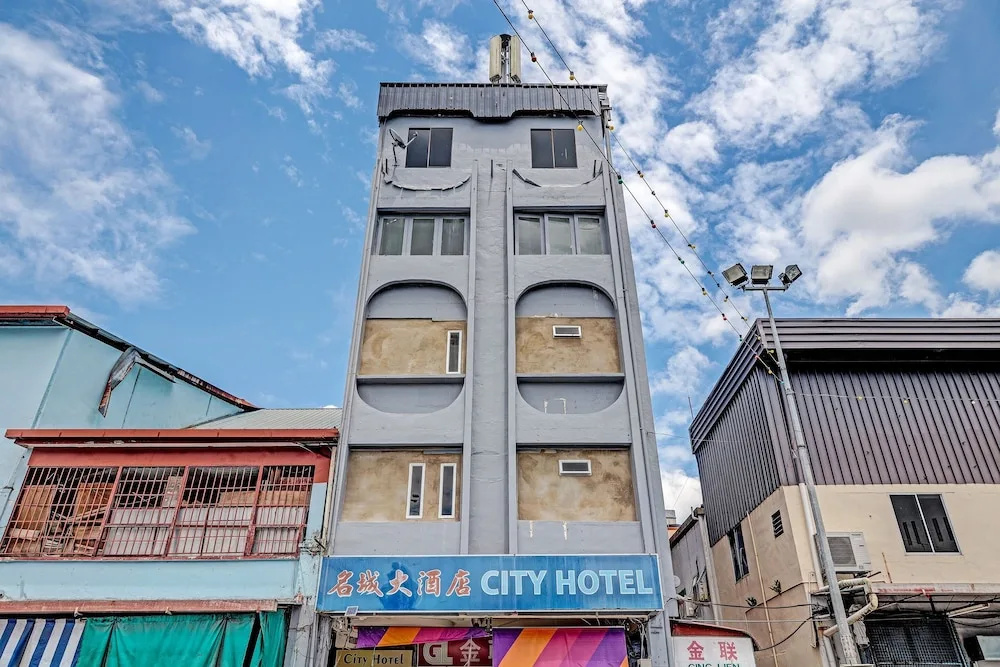 OYO 90604 City Hotel
