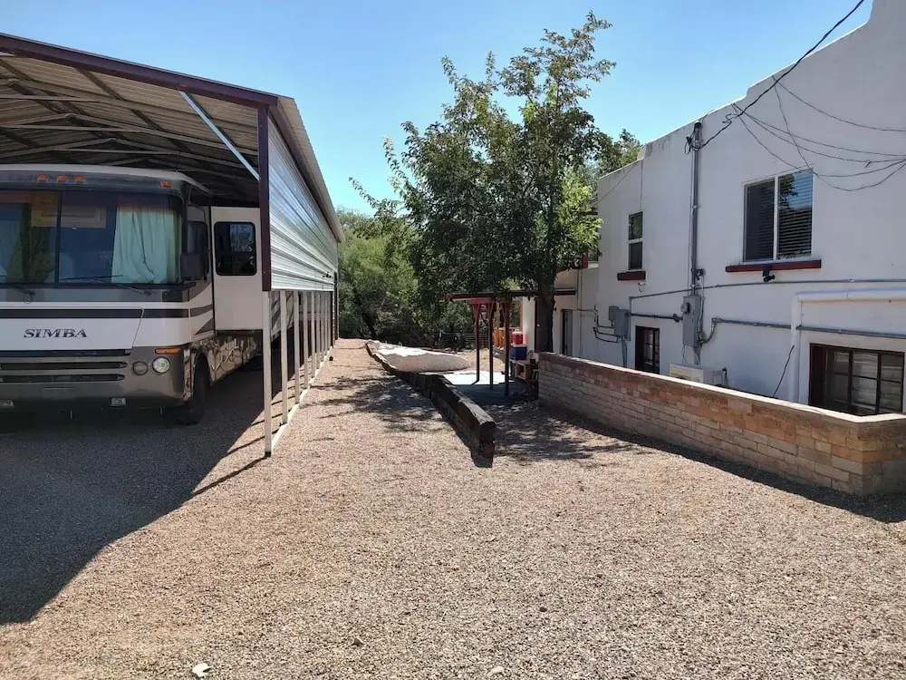 Vigilante Inn Covered Wagon