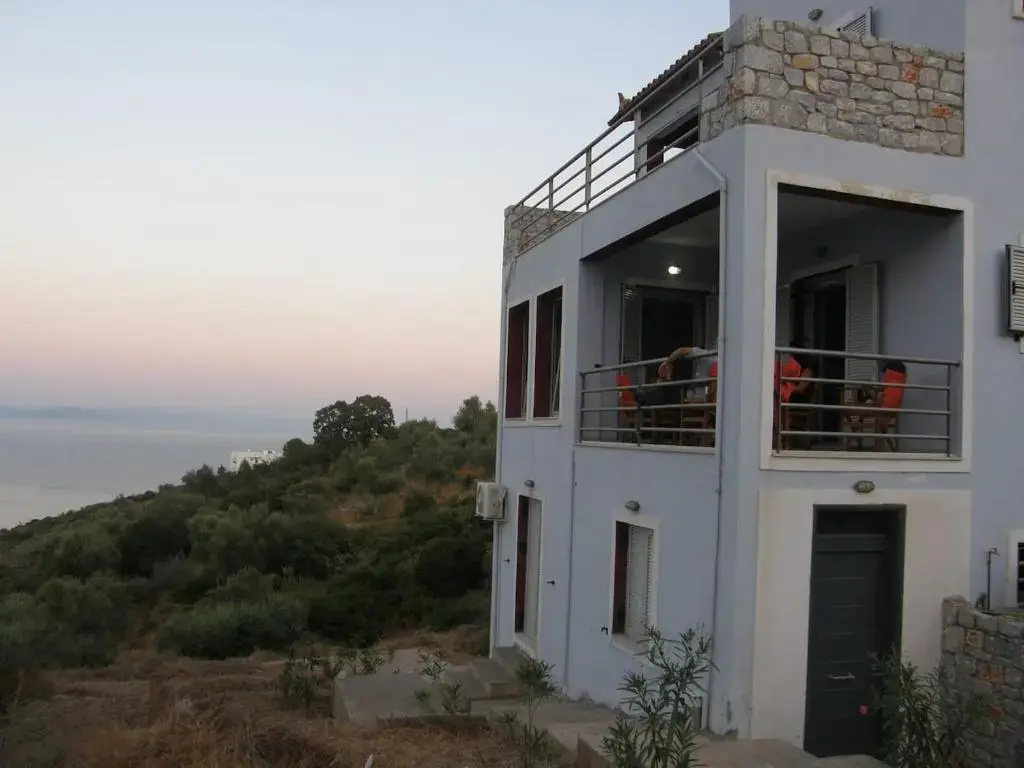 Theano House Mani